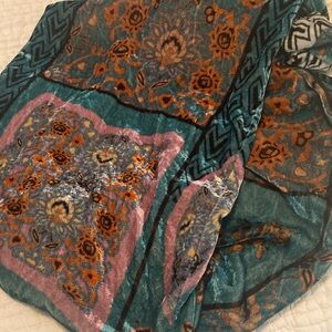 Teal Multicolor Patterned Velvet Infinity Scarf, so soft and chic! 72” ❤️🩷🩵